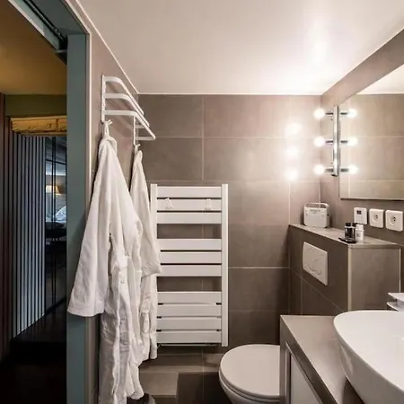1er - Magnifique Duplex Appartement *