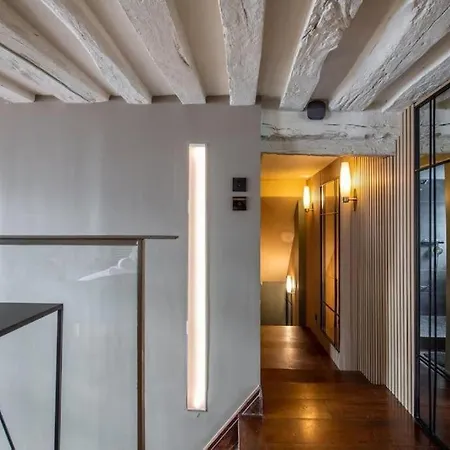 1er - Magnifique Duplex Париж